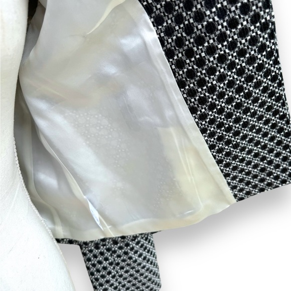 Nordstrom’s Black/white lined blazer size medium - Picture 6 of 10